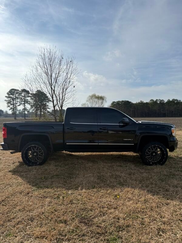 2014 GMC SIERRA DENALI 1500  155K MILES