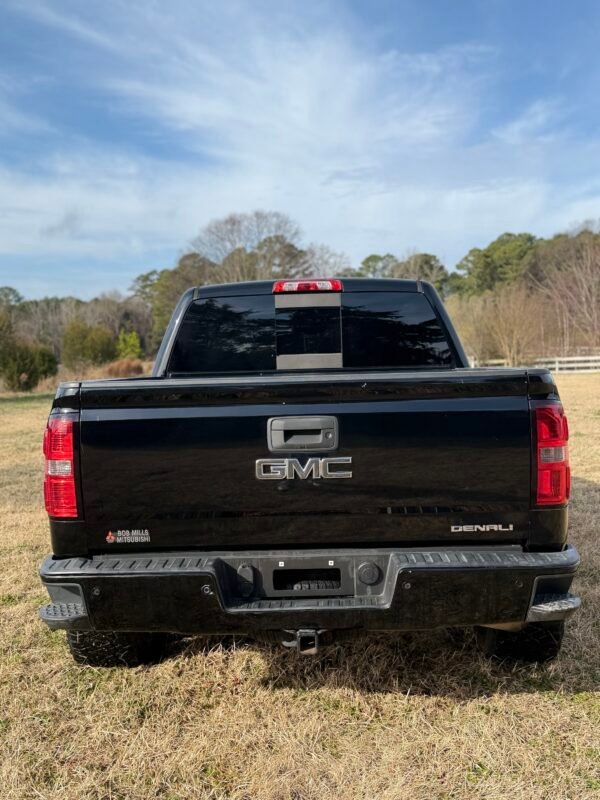 2014 GMC SIERRA DENALI 1500  155K MILES