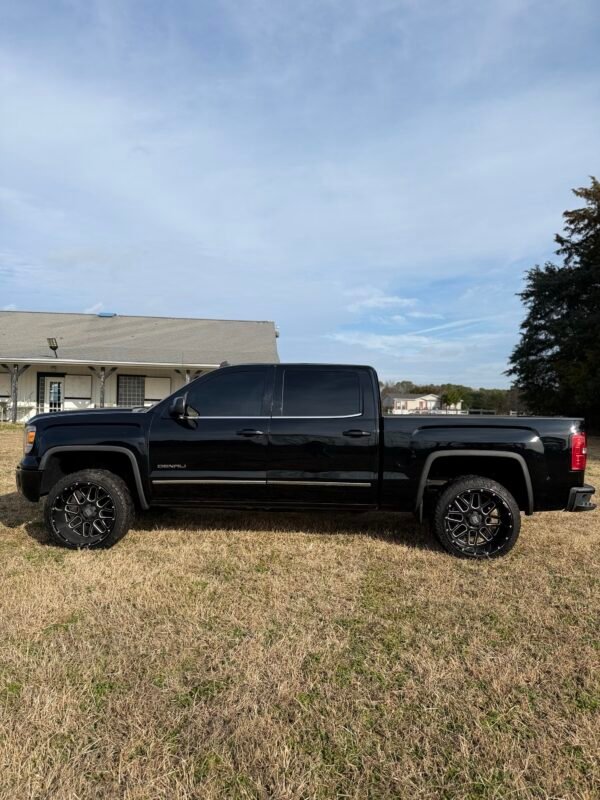 2014 GMC SIERRA DENALI 1500  155K MILES