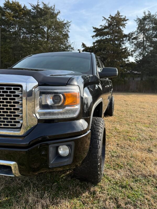 2014 GMC SIERRA DENALI 1500  155K MILES