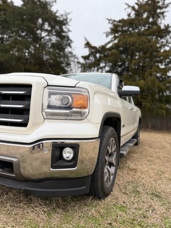 2014 GMC SIERRA SLT  125K MILES