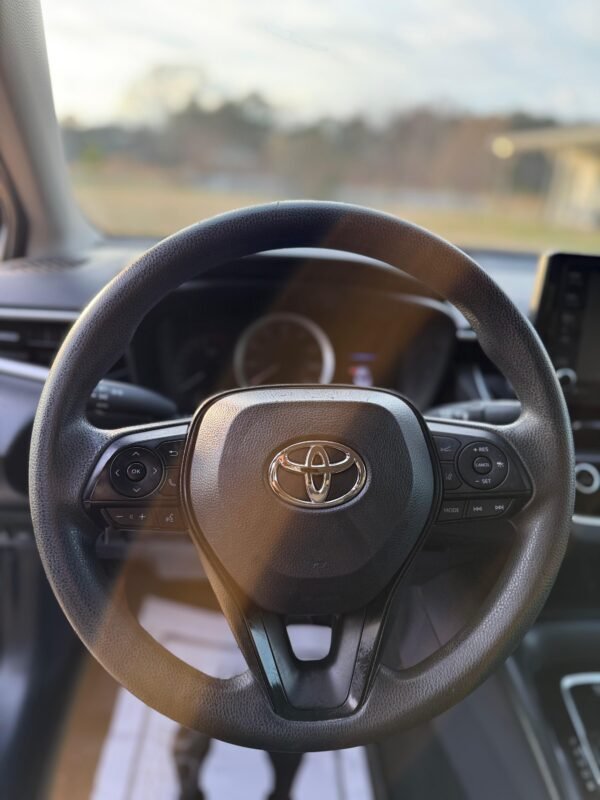 2022 TOYOTA COROLLA LE    |   76K MILES