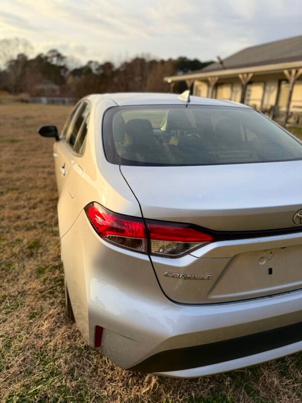 2022 TOYOTA COROLLA LE    |   76K MILES