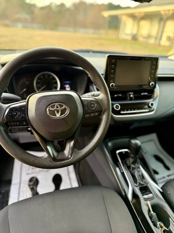 2022 TOYOTA COROLLA LE    |   76K MILES