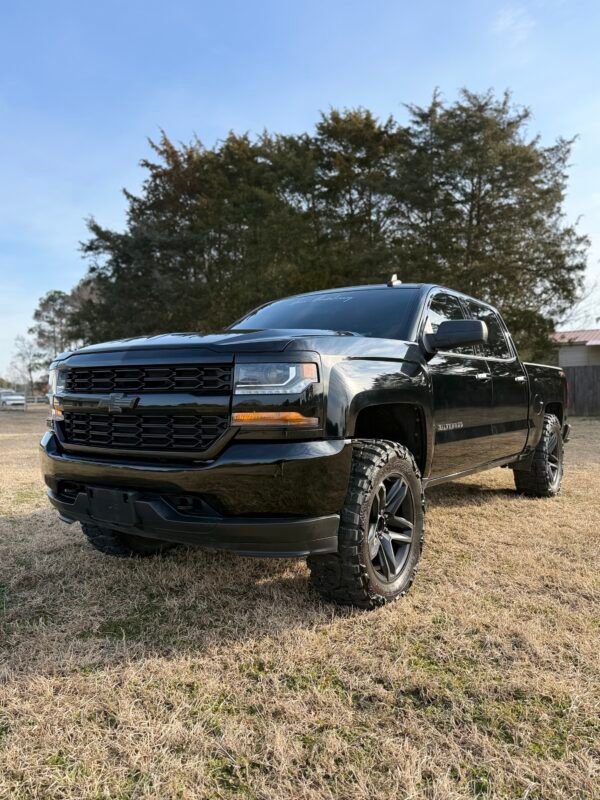 2018 CHEVROLET SILVERADO K1500 CUSTOM | 105K MILES