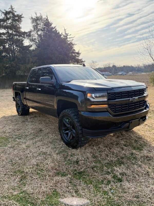 2018 CHEVROLET SILVERADO K1500 CUSTOM | 105K MILES