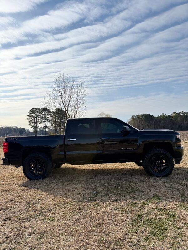 2018 CHEVROLET SILVERADO K1500 CUSTOM | 105K MILES