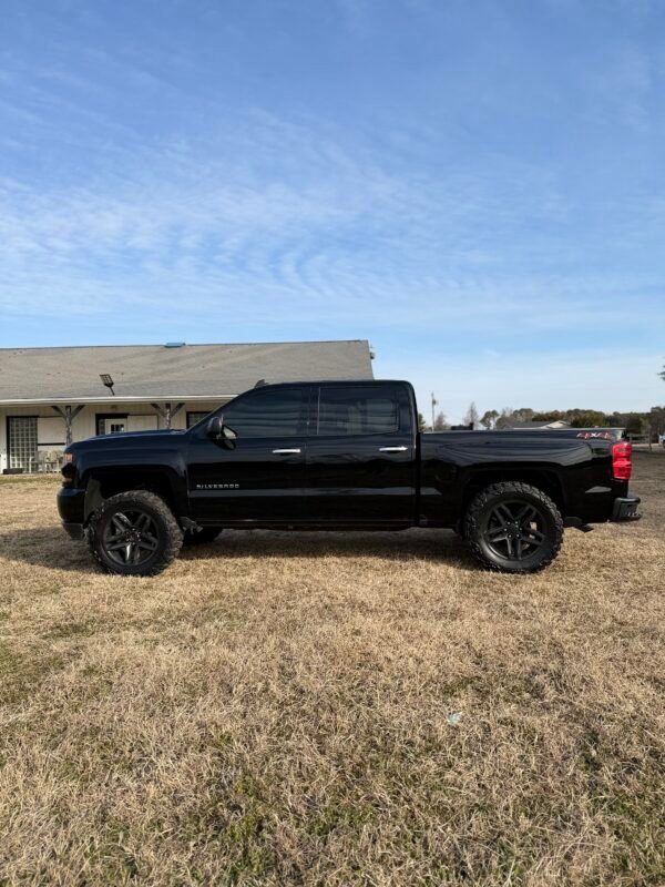 2018 CHEVROLET SILVERADO K1500 CUSTOM | 105K MILES