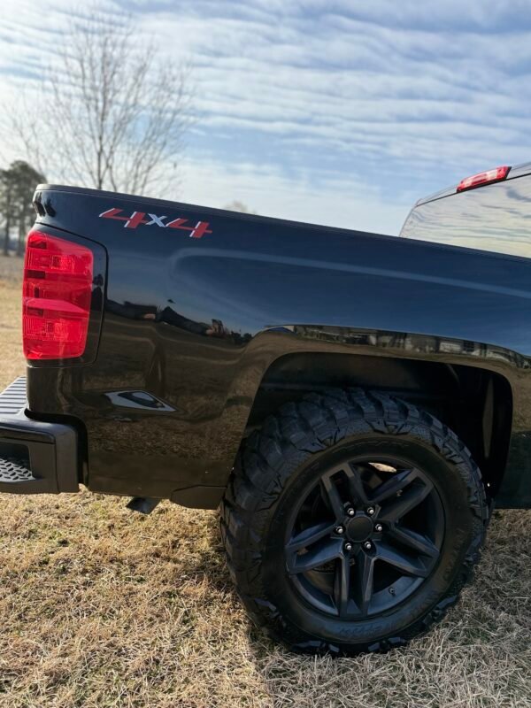 2018 CHEVROLET SILVERADO K1500 CUSTOM | 105K MILES