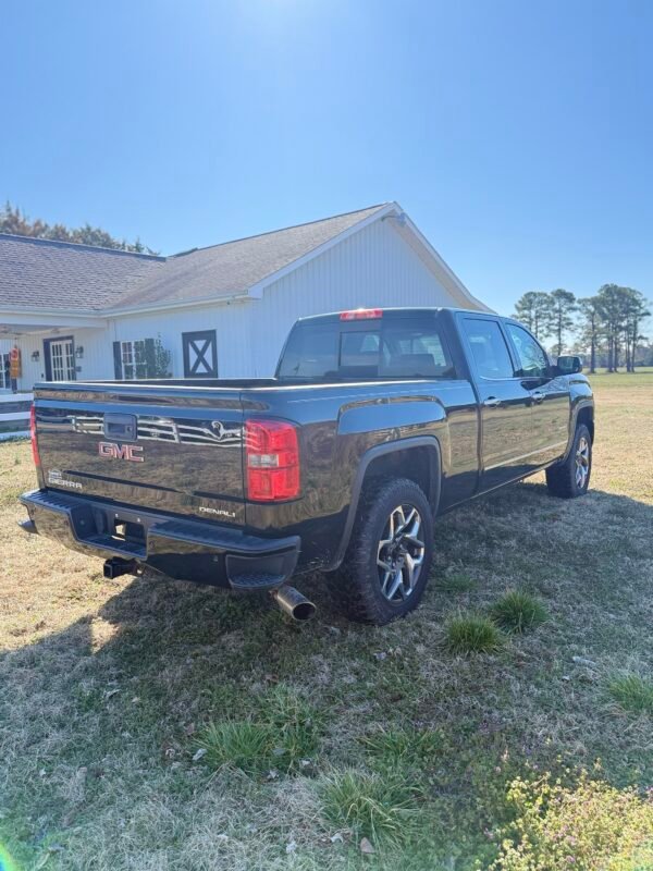 2014 GMC SIERRA DENALI K1500   |    139K MILES
