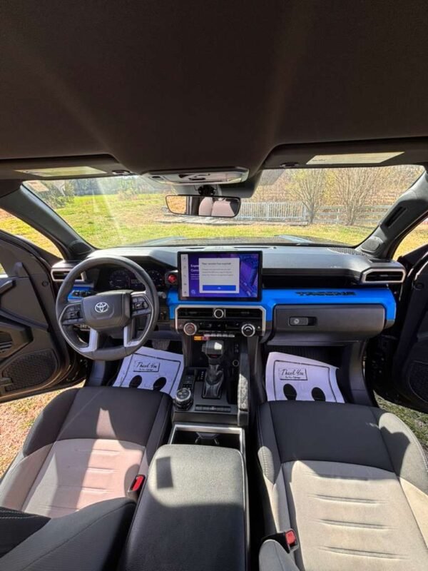 2470fc95-38b8-4644-a559-578e904deebc 2024 TOYOTA TACOMA DOUBLE CAB | 21K millas