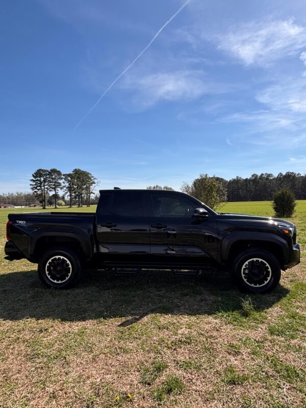 4010862e-a7fb-4c74-a361-ea6b4f3e3e90-2 2024 TOYOTA TACOMA DOUBLE CAB | 21K millas
