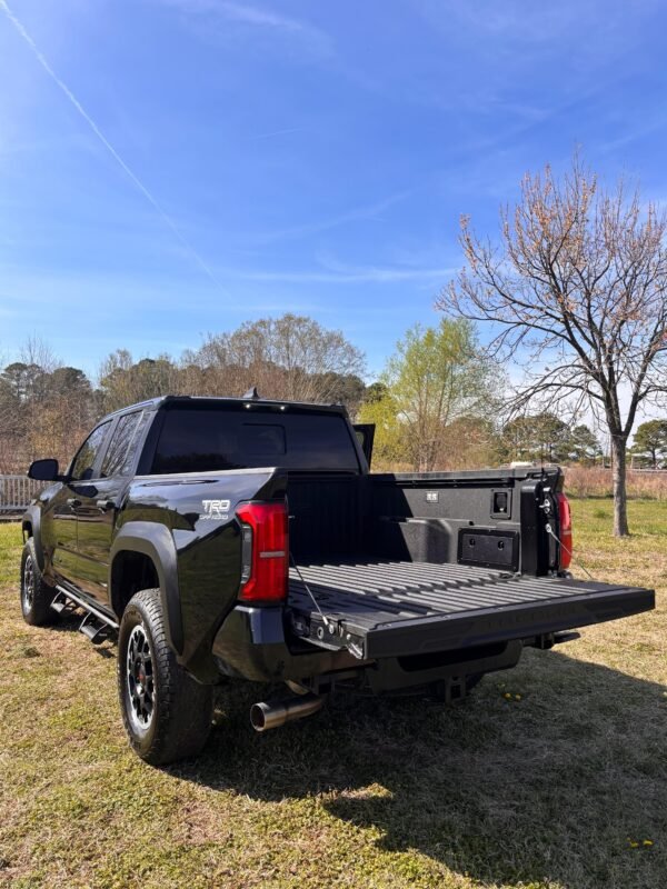 f271948b-5f90-4711-8367-45755a75ec04-2 2024 TOYOTA TACOMA DOUBLE CAB | 21K millas