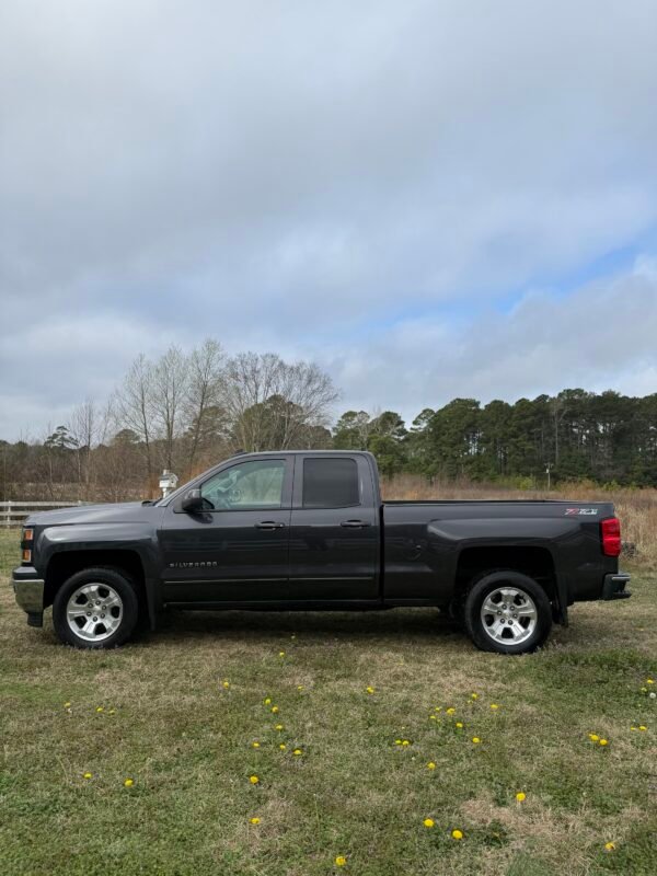 img_9235-4 2015 CHEVROLET SILVERADO K1500 | 100K MILES