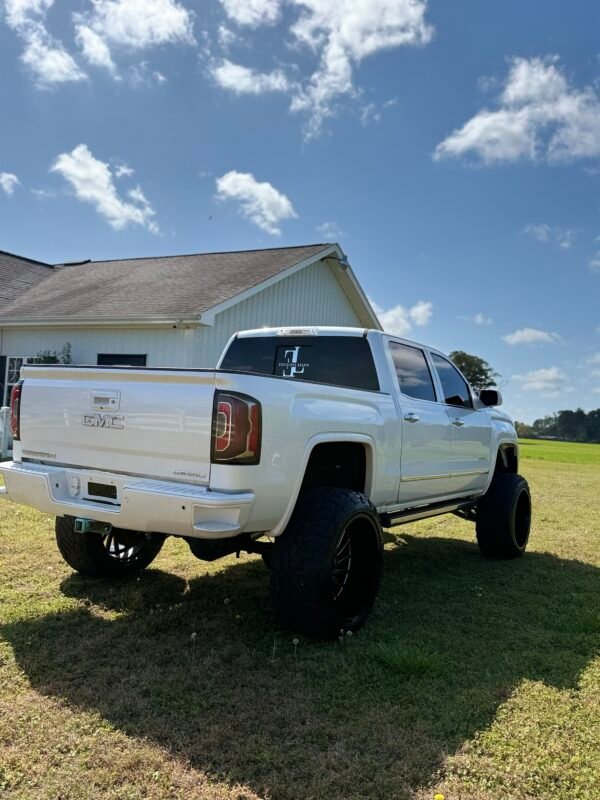 2017 GMC SIERRA DENALI