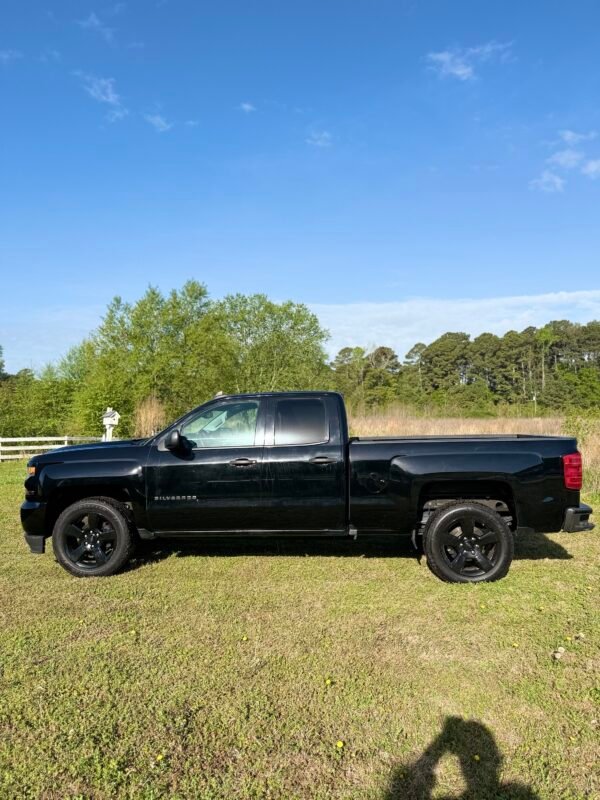 2017 CHEVROLET SILVERADO 1500 CUSTOM | 135K MILES