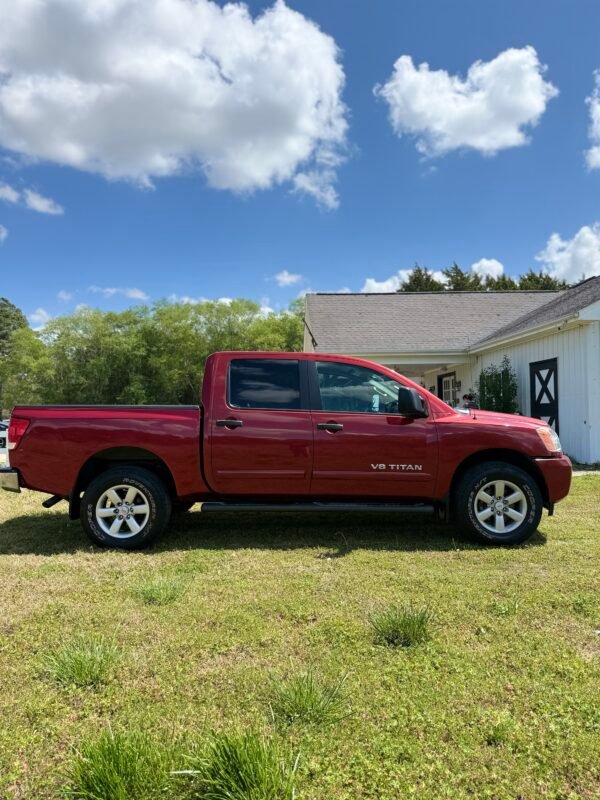 img_0980-6 2013 NISSAN TITAN 4x4 | 120K MILES