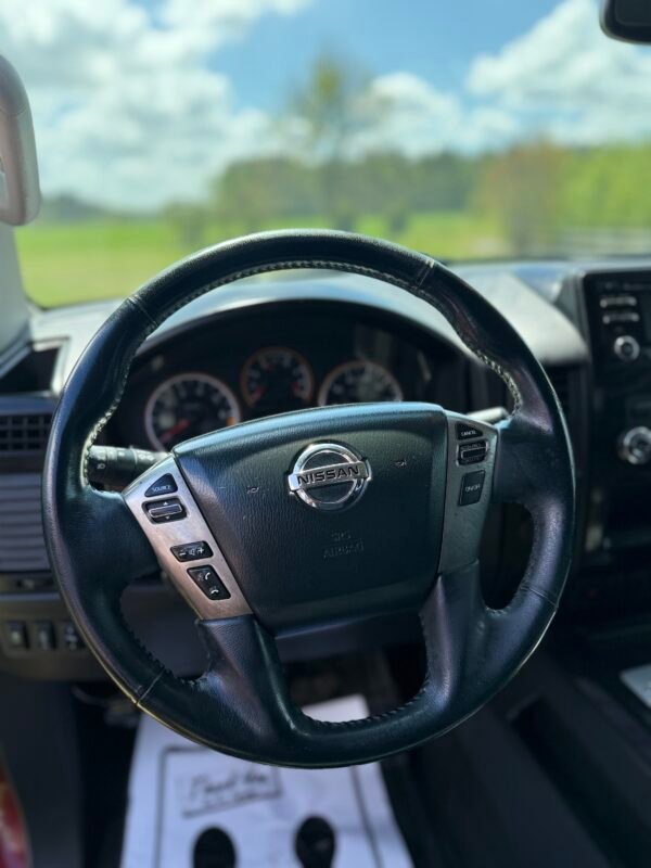 img_0988-8 2013 NISSAN TITAN 4x4 | 120K MILES