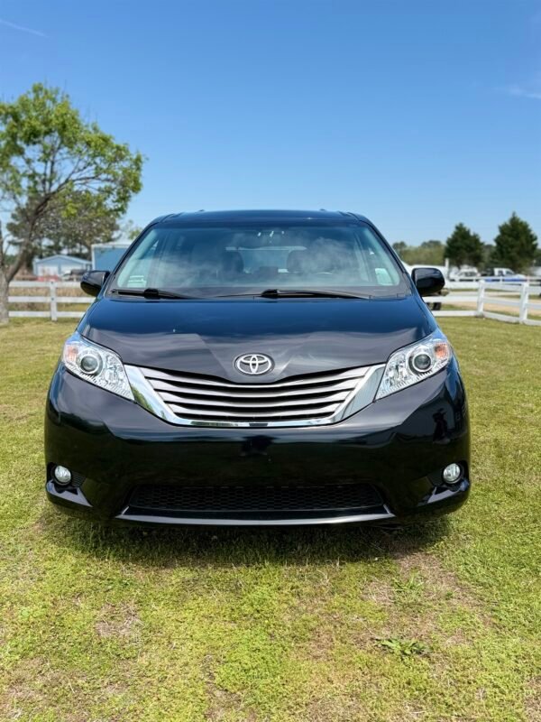 2017 TOYOTA SIENNA XLE | 160K MILES
