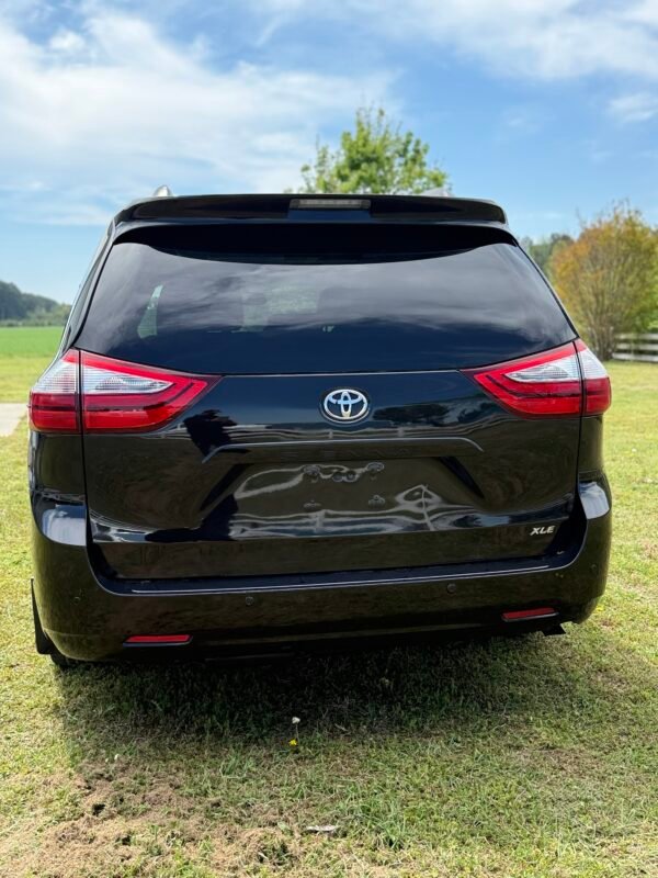 2017 TOYOTA SIENNA XLE | 160K MILES