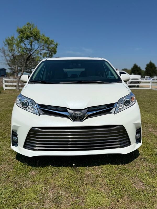 2020 TOYOTA SIENNA XLE | 102