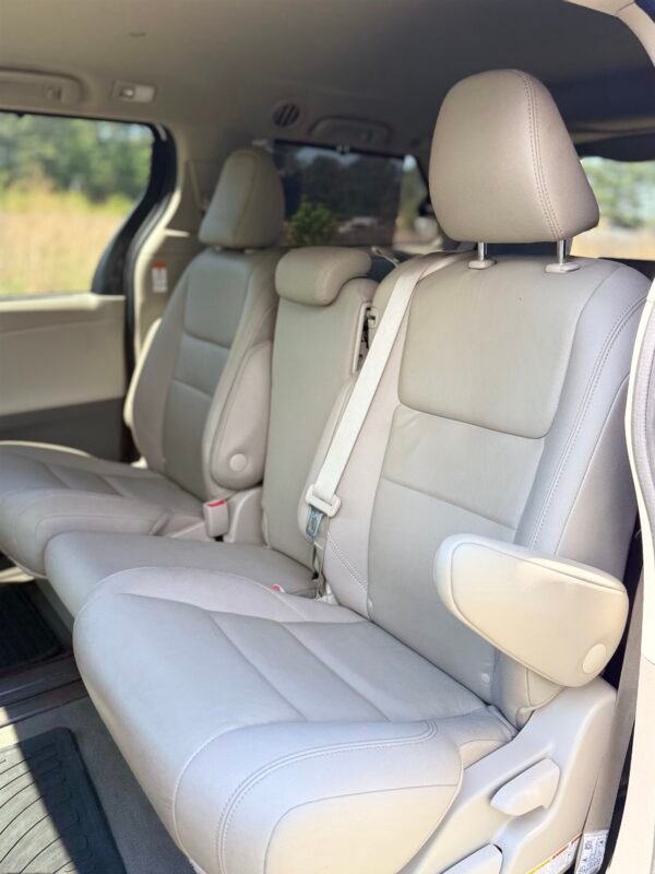 2020 TOYOTA SIENNA XLE | 102