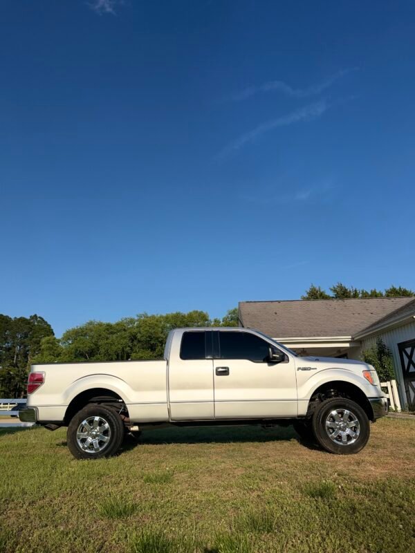 2012 FORD F-150 V8 | 130K MILES