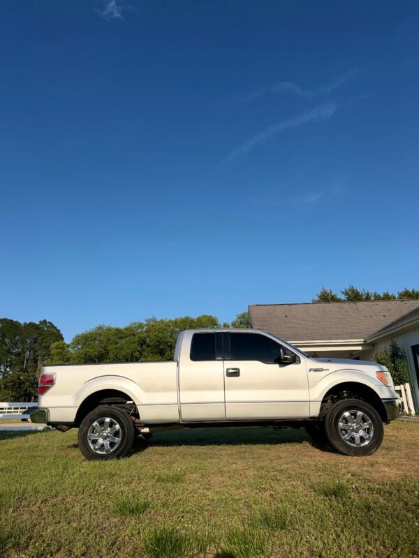 2012 FORD F-150 V8 | 130K MILES