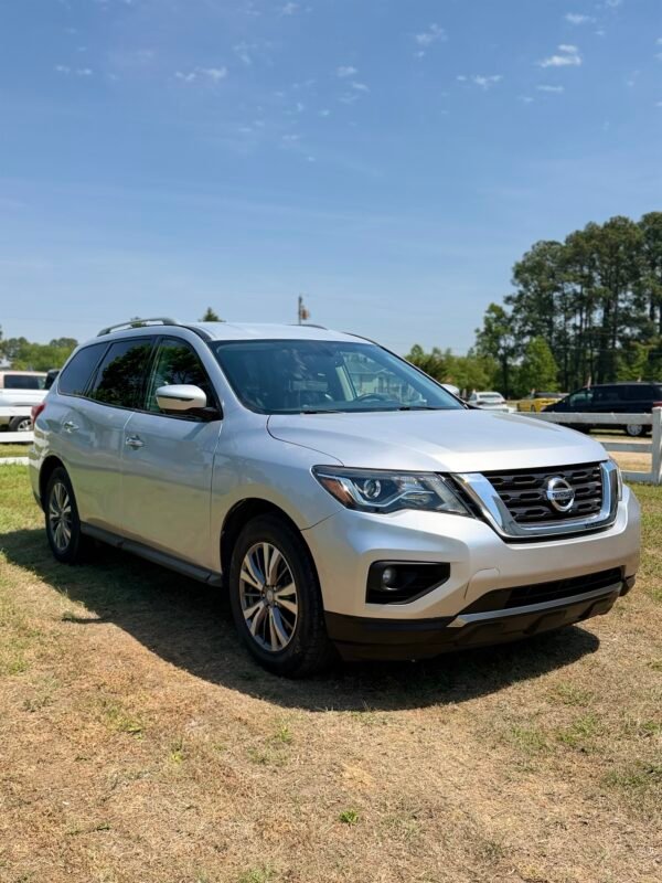 2020 NISSAN PATHFINDER SL | 120K MILES