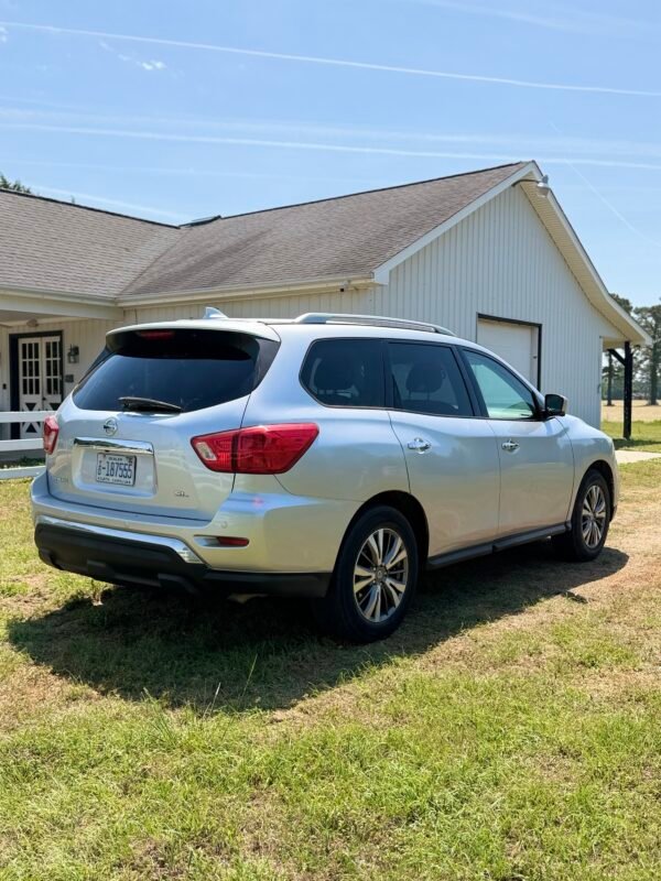 2020 NISSAN PATHFINDER SL | 120K MILES