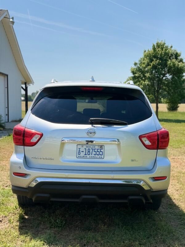2020 NISSAN PATHFINDER SL | 120K MILES