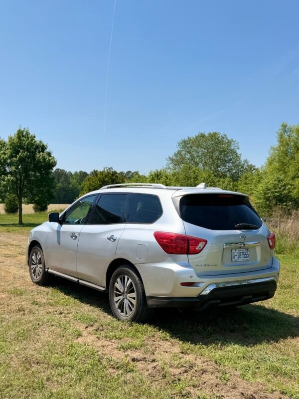 2020 NISSAN PATHFINDER SL | 120K MILES