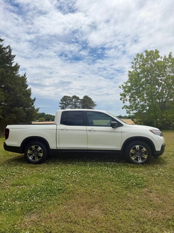 2019 HONDA RIDGELINE | 59K  MILES