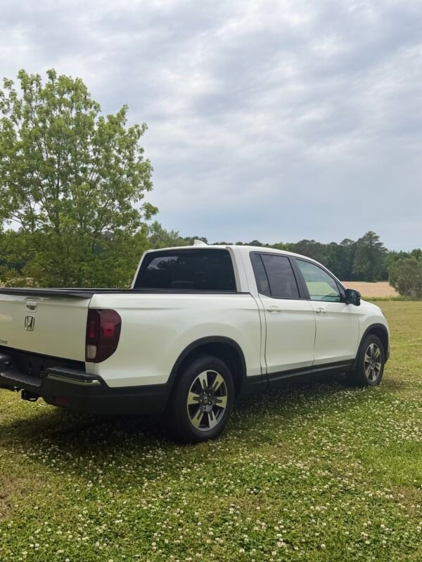 2019 HONDA RIDGELINE | 59K  MILES