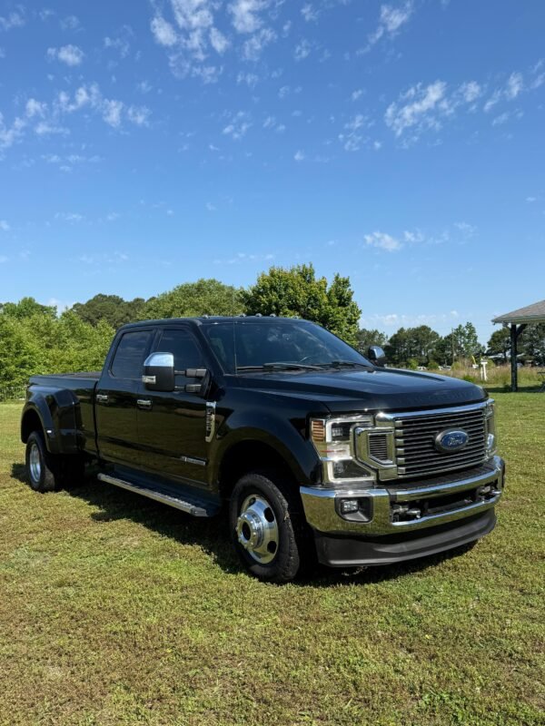 35688fae-41ed-40b9-adab-e95fc7f20e9c-2 2022 FORD F-350 SUPER DUTY LARIAT CREW CAB | 94K MILES