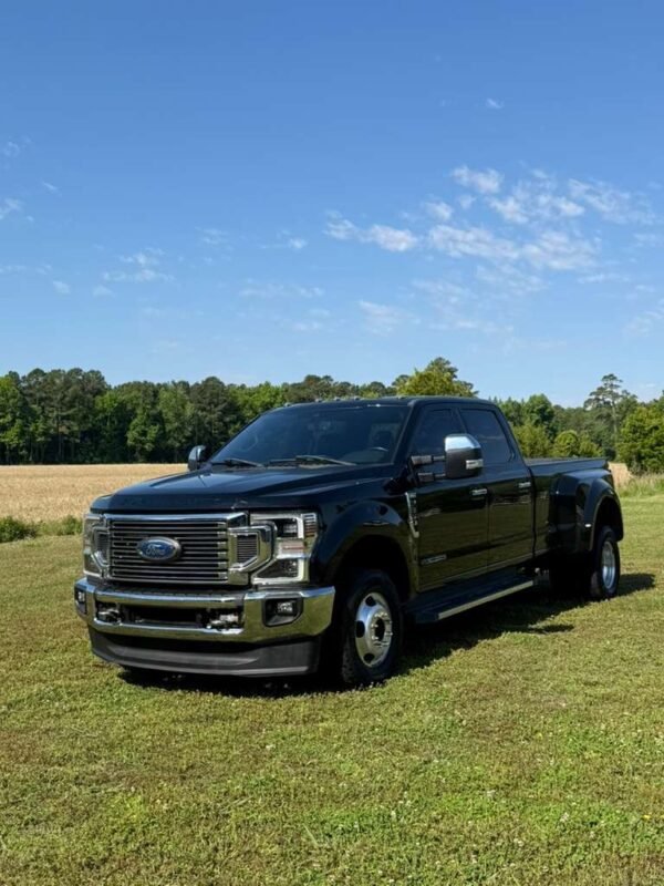 5cbcc993-0b28-446c-be26-e709aa57fdc7 2022 FORD F-350 SUPER DUTY LARIAT CREW CAB | 94K MILES