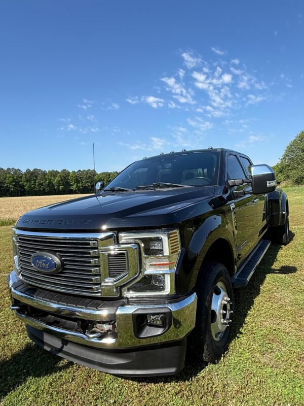 667c7ee3-671b-4c17-bea9-acc3e501212d-2 2022 FORD F-350 SUPER DUTY LARIAT CREW CAB | 94K MILES