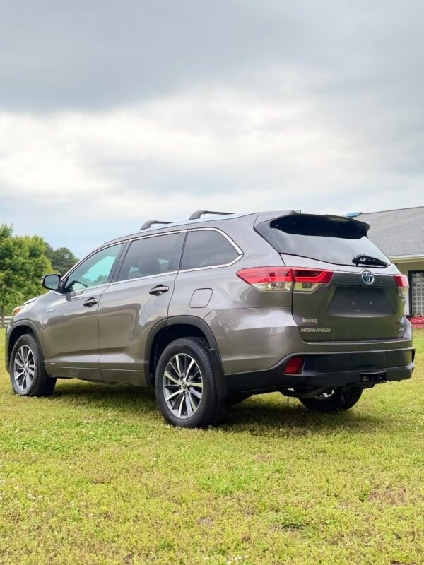 2018 TOYOTA HIGHLANDER HYBRID XLE AWD | 127K MILES