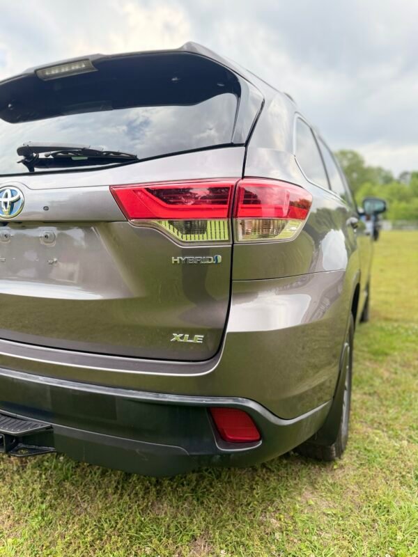2018 TOYOTA HIGHLANDER HYBRID XLE AWD | 127K MILES