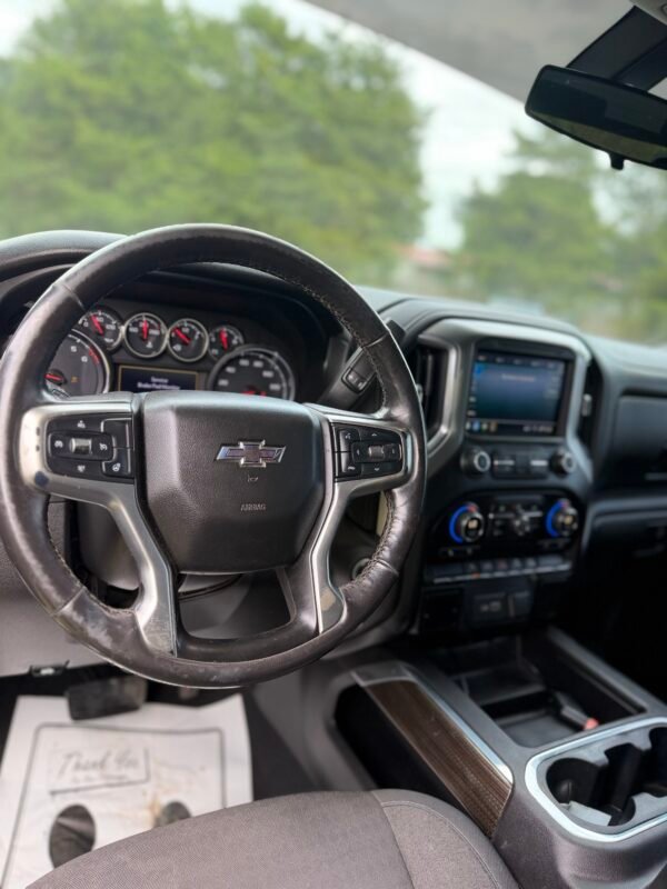 2019 CHEVROLET SILVERADO 1500 TRAIL BOSS LT CREW CAB | 157K MILES