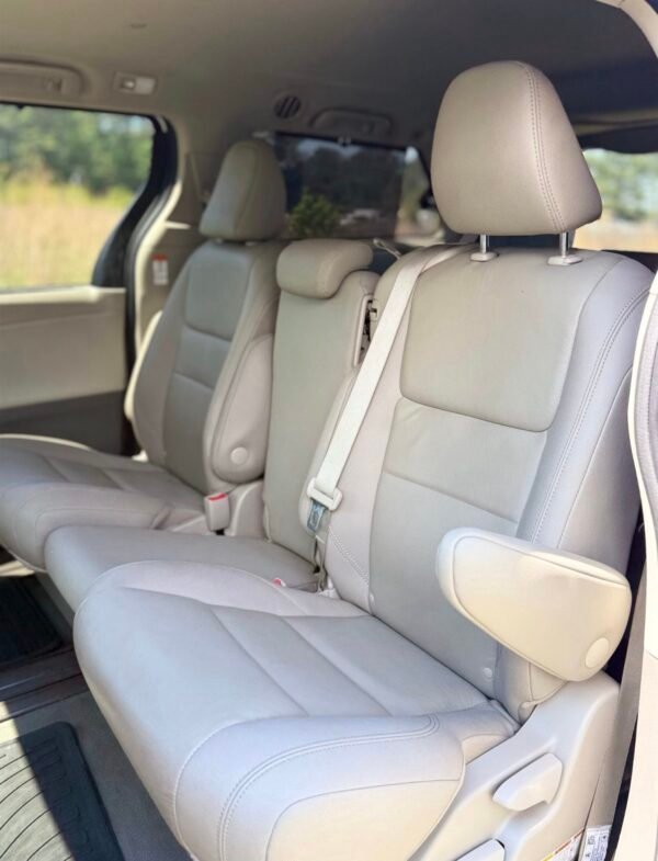 2020 TOYOTA SIENNA XLE | 102K MILES