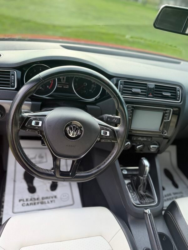 2016 VOLKSWAGEN JETTA SPORT | 93K MILES