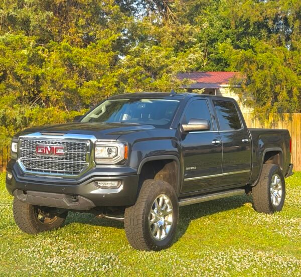 2017 GMC SIERRA DENALI 112 K MILLAS