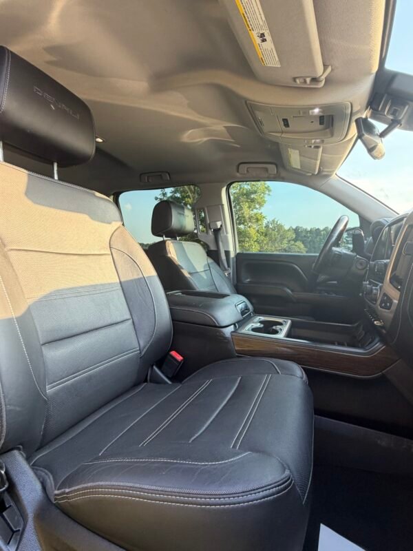2017 GMC SIERRA DENALI 112 K MILLAS