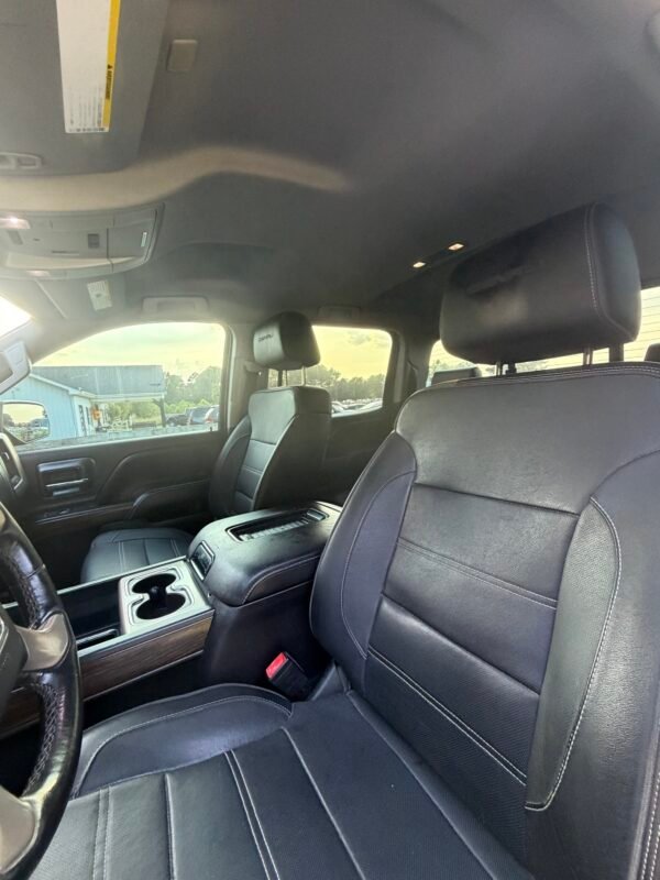 2017 GMC SIERRA DENALI 112 K MILLAS