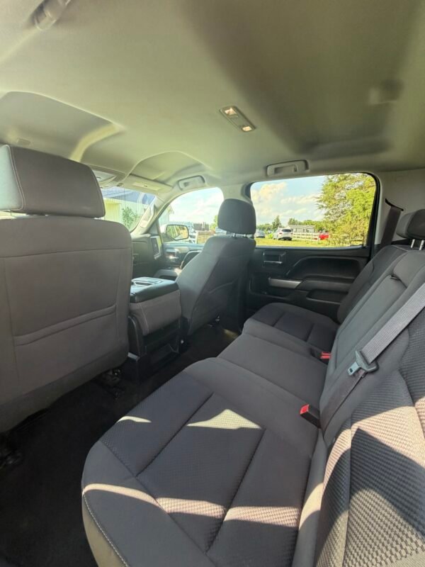 2018 CHEVROLET SILVERADO 65 K MILLAS