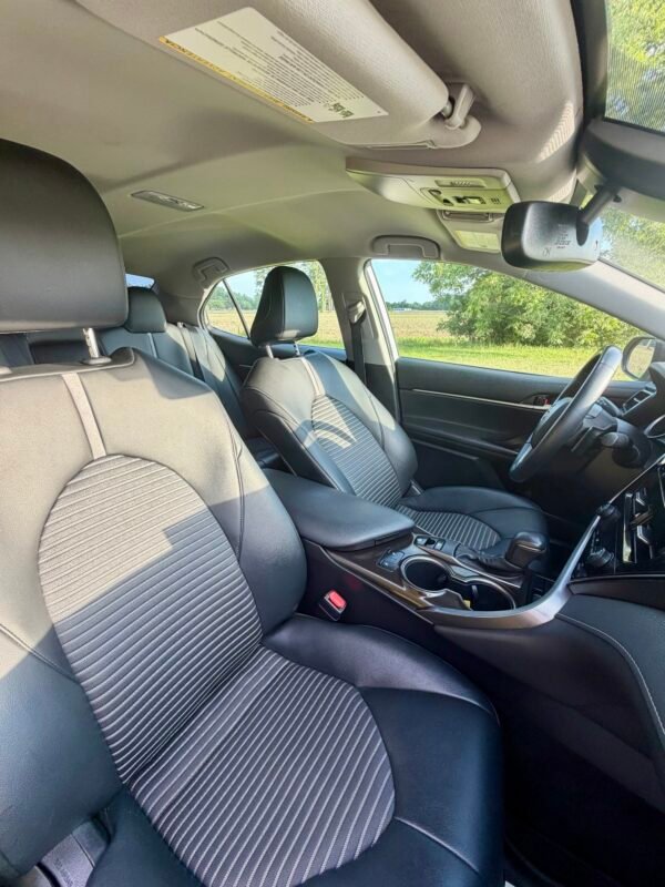 2021 TOYOTA CAMRY SE AWD 80 K MILLAS