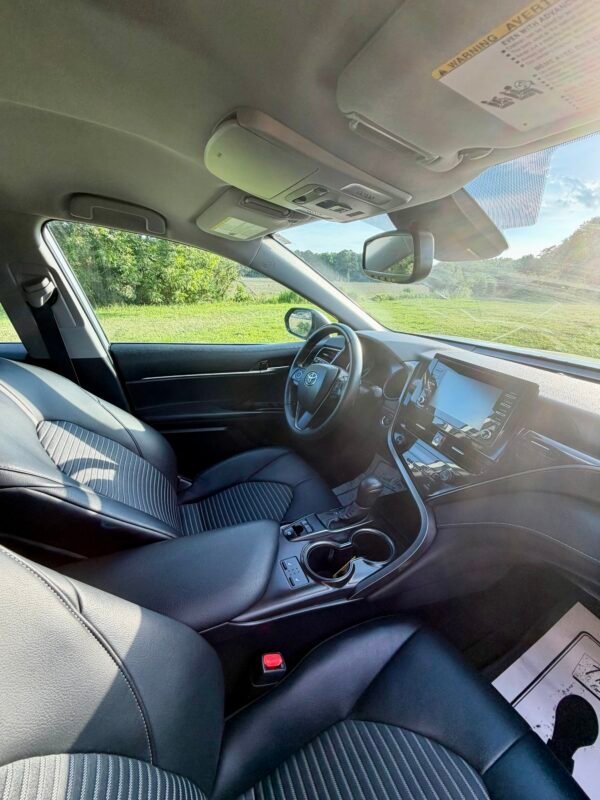 2021 TOYOTA CAMRY SE AWD 80 K MILLAS