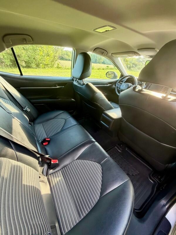 2021 TOYOTA CAMRY SE AWD 80 K MILLAS