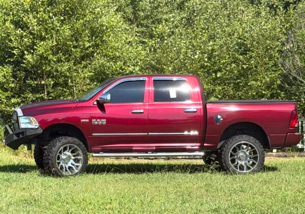 2017 RAM 1500 EXPRESS RWD 83 K MILES